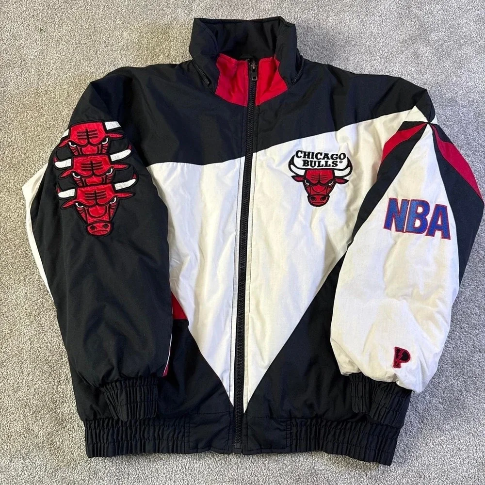 Vintage 1990s Chicago Bulls Pro Player Puffer Jacket Embroidered NBA Medium